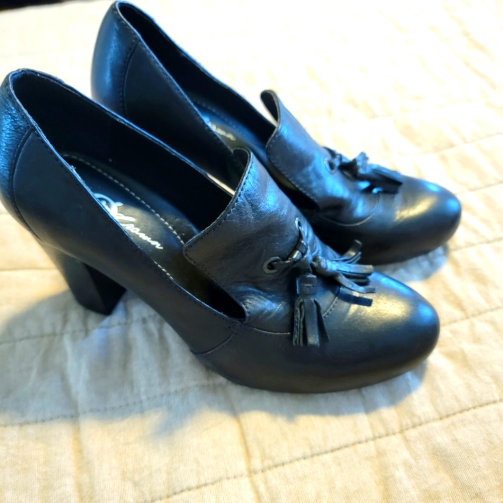 Born Crown Shoes NWOT